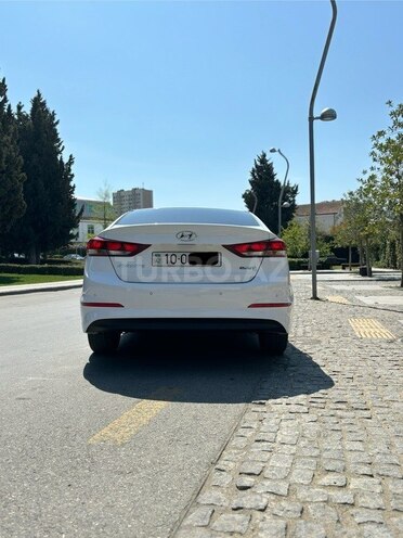 Hyundai Avante 2015, 200,000 km - 1.6 л - Bakı