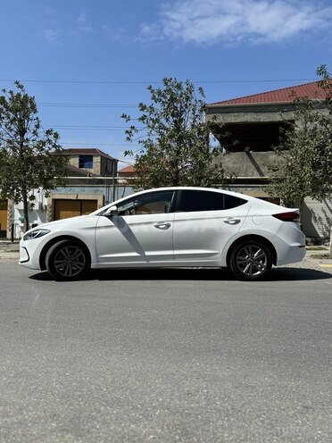 Hyundai Avante 2015, 200,000 km - 1.6 л - Bakı