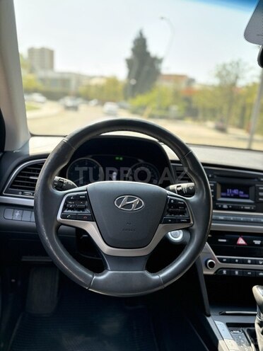 Hyundai Avante 2015, 200,000 km - 1.6 л - Bakı