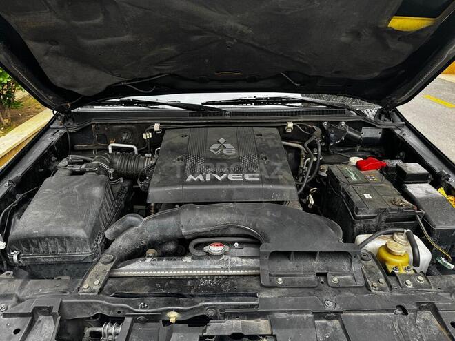 Mitsubishi Pajero 2017, 240,000 km - 3.8 l - Bakı