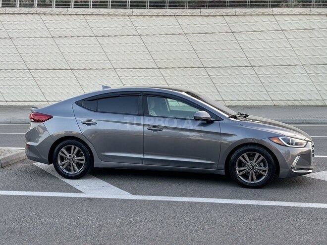 Hyundai Elantra 2018, 124,000 km - 2.0 l - Bakı