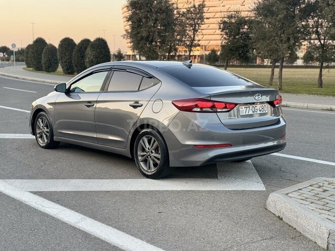Hyundai Elantra 2018, 124,000 km - 2.0 l - Bakı