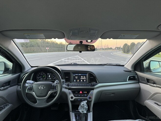 Hyundai Elantra 2018, 124,000 km - 2.0 l - Bakı