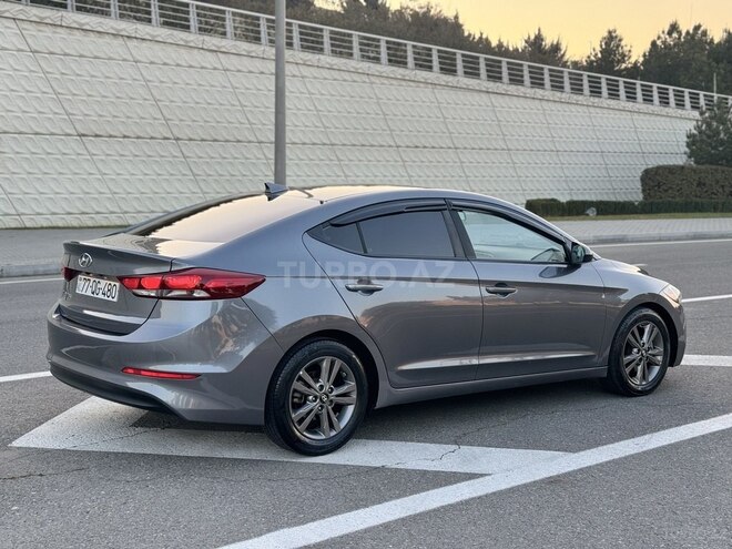 Hyundai Elantra 2018, 124,000 km - 2.0 l - Bakı