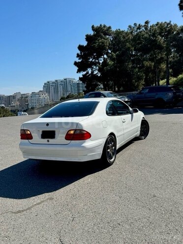 Mercedes CLK 320 2001, 185,000 km - 3.2 l - Bakı