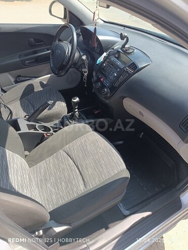 Kia Ceed 2009, 208,000 km - 1.4 л - Salyan