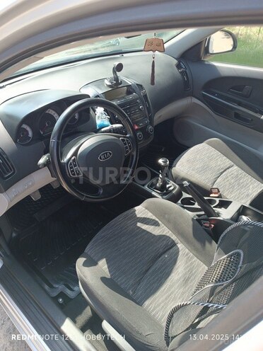 Kia Ceed 2009, 208,000 km - 1.4 л - Salyan