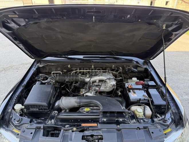 Mitsubishi Pajero-19