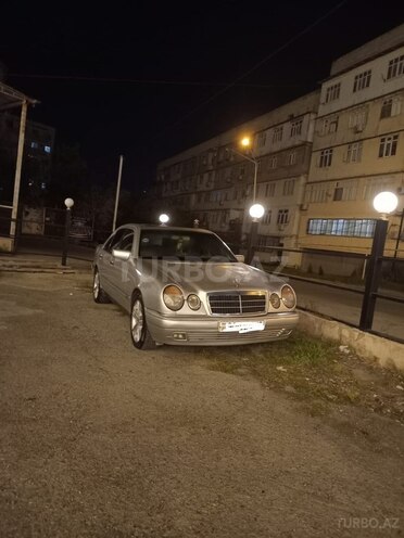 Mercedes E 240 1998, 322,000 km - 2.4 l - Bakı
