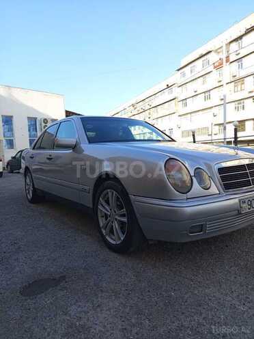 Mercedes E 240 1998, 322,000 km - 2.4 l - Bakı