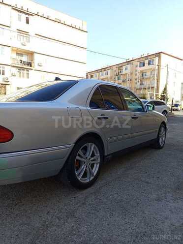Mercedes E 240 1998, 322,000 km - 2.4 l - Bakı