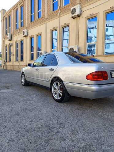 Mercedes E 240 1998, 322,000 km - 2.4 l - Bakı