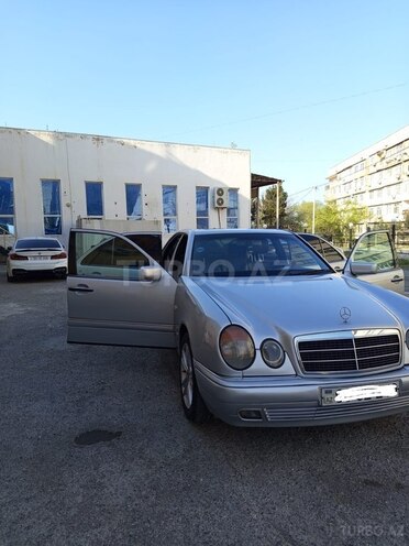 Mercedes E 240 1998, 322,000 km - 2.4 l - Bakı