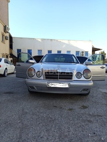 Mercedes E 240 1998, 322,000 km - 2.4 l - Bakı