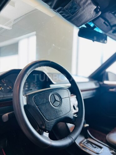 Mercedes E 250 1994, 289,734 km - 2.5 л - Bakı