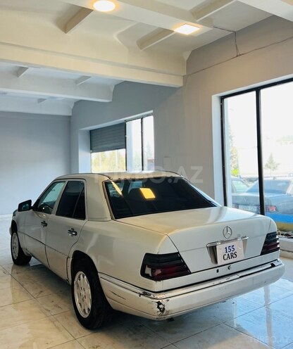 Mercedes E 250 1994, 289,734 km - 2.5 л - Bakı