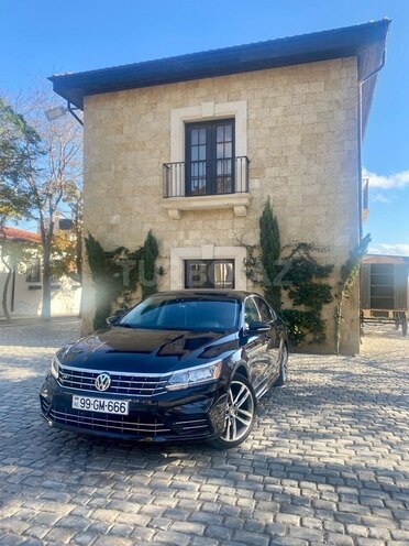 Volkswagen Passat 2017, 93,000 km - 1.8 л - Bakı