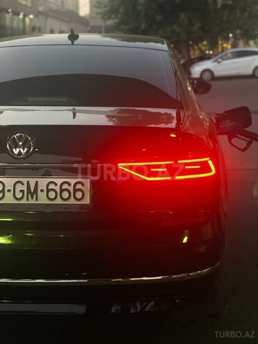Volkswagen Passat 2017, 93,000 km - 1.8 л - Bakı