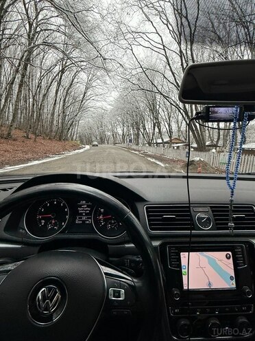 Volkswagen Passat 2017, 93,000 km - 1.8 л - Bakı