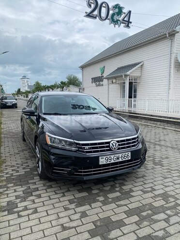 Volkswagen Passat 2017, 93,000 km - 1.8 л - Bakı