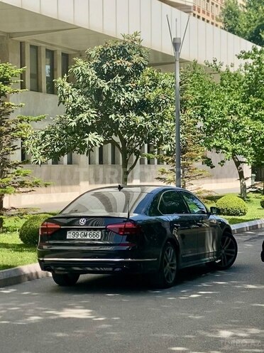 Volkswagen Passat 2017, 93,000 km - 1.8 л - Bakı