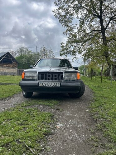 Mercedes E 200 d 1990, 594,516 km - 2.0 л - Oğuz