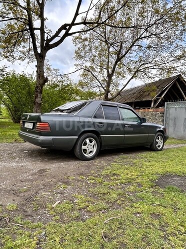 Mercedes E 200 d 1990, 594,516 km - 2.0 л - Oğuz