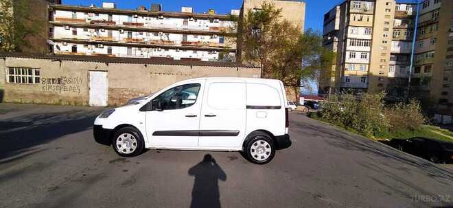 Peugeot Partner 2014, 319,423 km - 1.6 l - Bakı