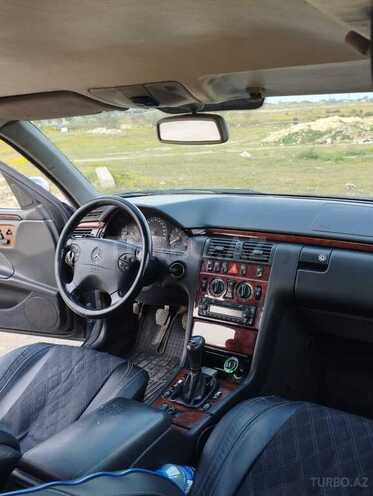 Mercedes E 240 2000, 329,532 km - 2.4 l - Bakı