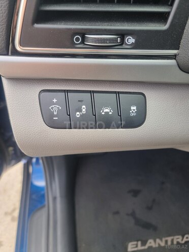 Hyundai Elantra 2017, 53,752 km - 2.0 л - Bakı
