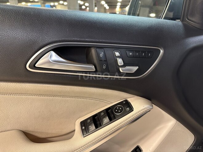 Mercedes GLA 250 2018, 65,600 km - 2.0 л - Bakı