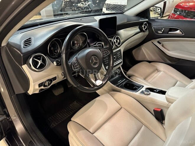 Mercedes GLA 250 2018, 65,600 km - 2.0 л - Bakı