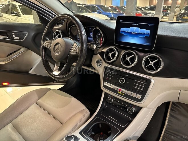 Mercedes GLA 250 2018, 65,600 km - 2.0 л - Bakı