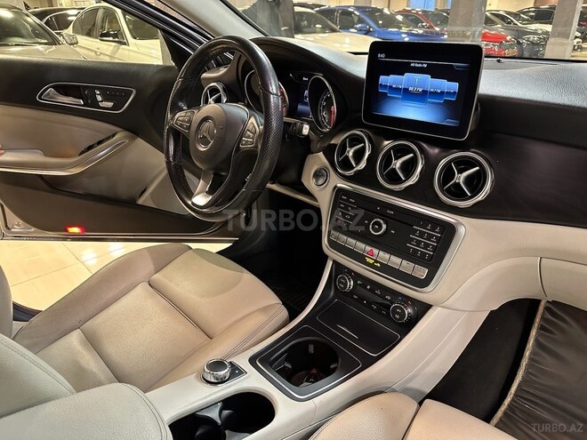Mercedes GLA 250 2018, 65,600 km - 2.0 л - Bakı