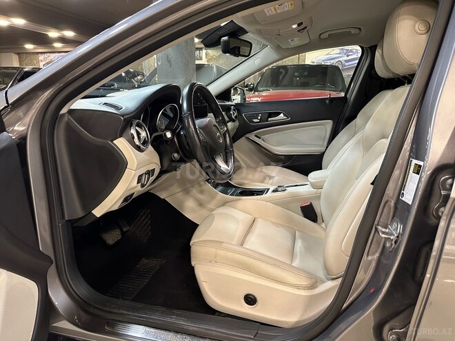 Mercedes GLA 250 2018, 65,600 km - 2.0 л - Bakı