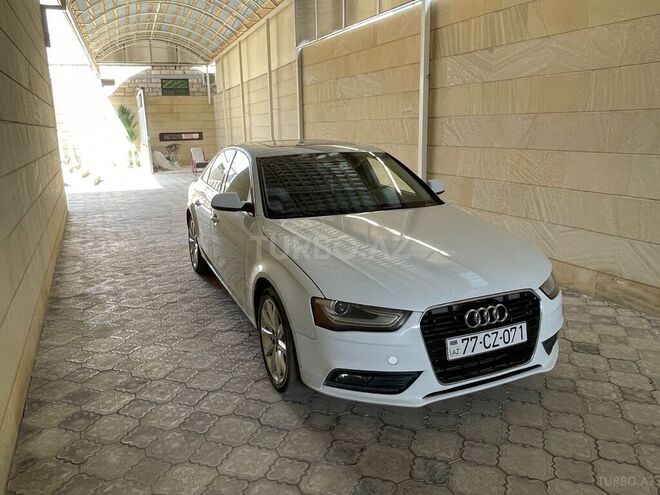 Audi A4 2013, 195,000 km - 2.0 l - Bakı