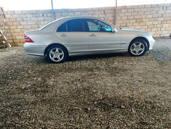 Mercedes C 240 2001, 342,383 km - 2.6 l - Xudat