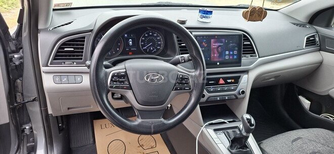 Hyundai Elantra 2017, 220,480 km - 2.0 l - Bakı