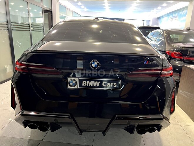 BMW M5-15