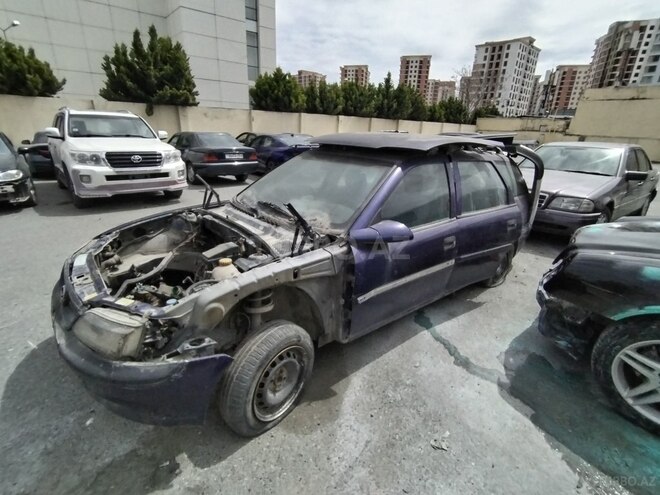 Opel Vectra 1996, 154,344 km - 1.6 l - Bakı