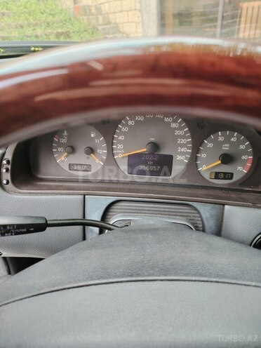 Mercedes E 280 2000, 357,000 km - 2.8 l - Şamaxı