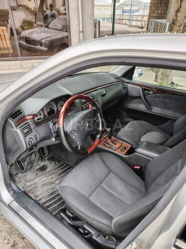 Mercedes E 280 2000, 357,000 km - 2.8 l - Şamaxı