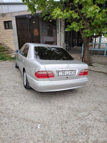 Mercedes E 280 2000, 357,000 km - 2.8 l - Şamaxı