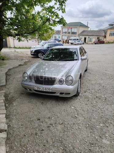 Mercedes E 280 2000, 357,000 km - 2.8 l - Şamaxı