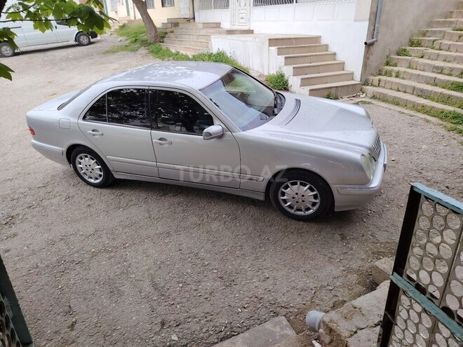 Mercedes E 280 2000, 357,000 km - 2.8 l - Şamaxı
