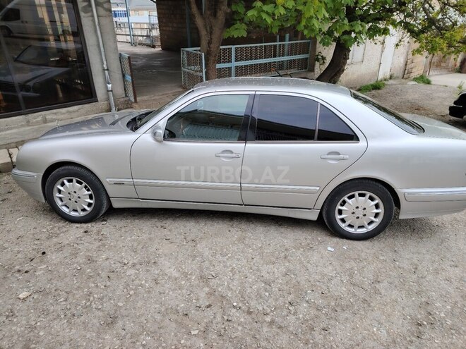 Mercedes E 280 2000, 357,000 km - 2.8 l - Şamaxı
