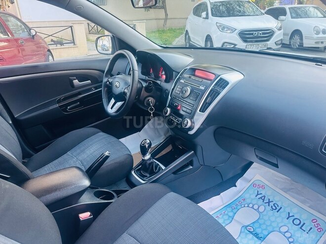 Kia Ceed 2011, 286,000 km - 1.6 l - Bakı
