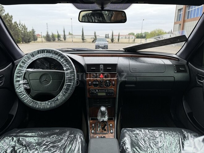 Mercedes C 200 1999, 310,000 km - 2.0 л - Saatlı