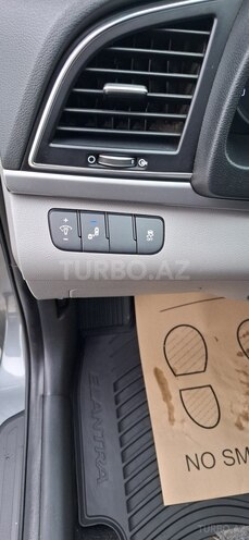 Hyundai Elantra 2017, 220,480 km - 2.0 l - Bakı