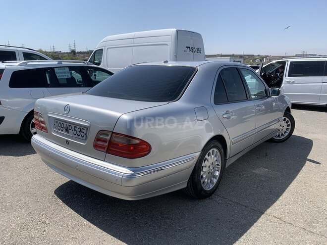 Mercedes E 240 1999, 243,344 km - 2.4 l - Bakı